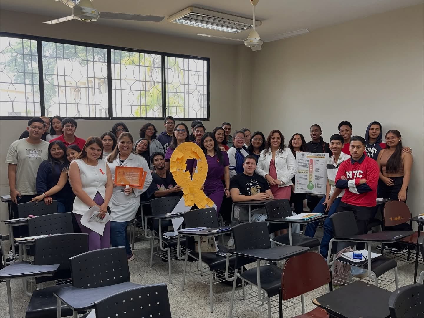 🧡 La UAE se une al Día Internacional para la Eliminación de la Violencia contra la Mujer